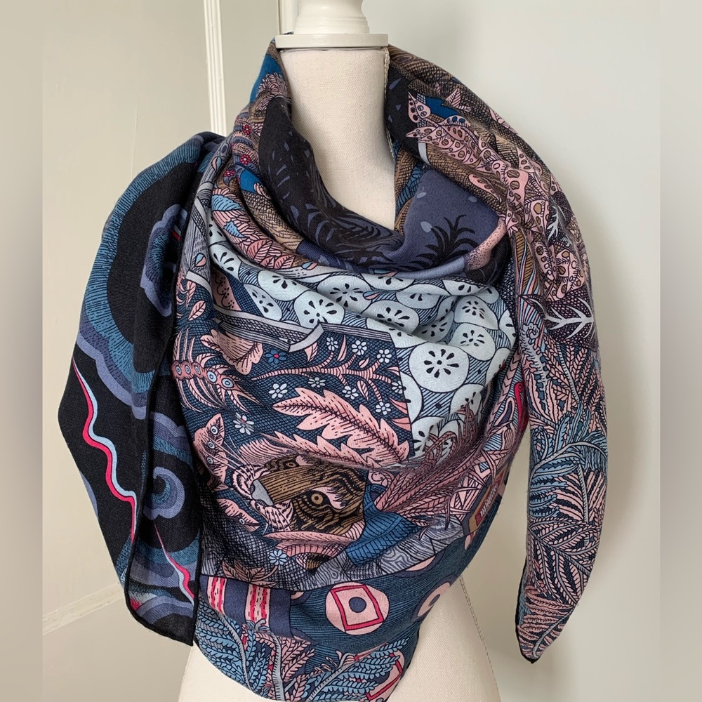 Hermès Cashmere Silk Acte III Scene I La Clairiere Shawl 140 Marine